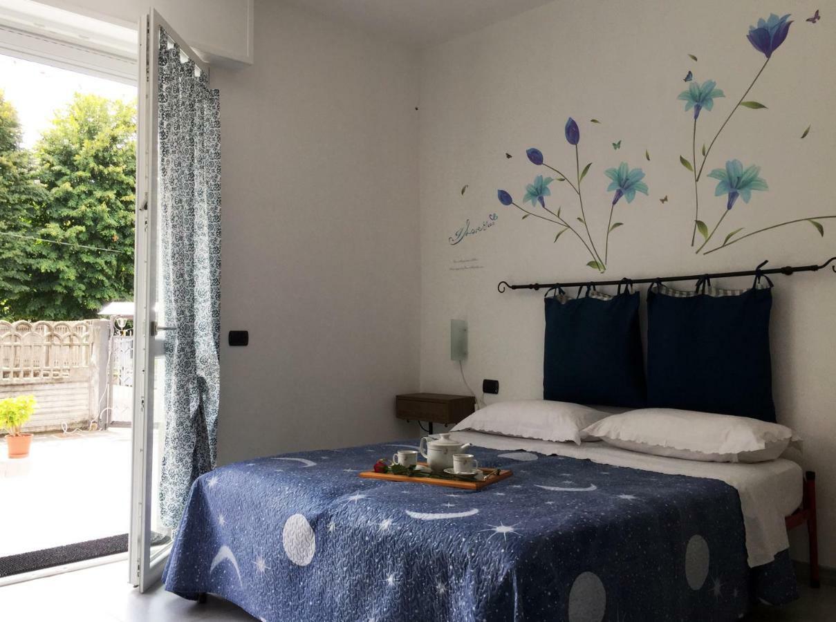 B&B Honey Rooms Saronno Exteriér fotografie